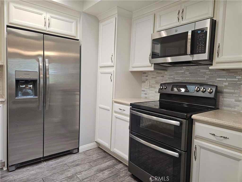 8933 Biscayne Court #221H - Photo 2 of 13