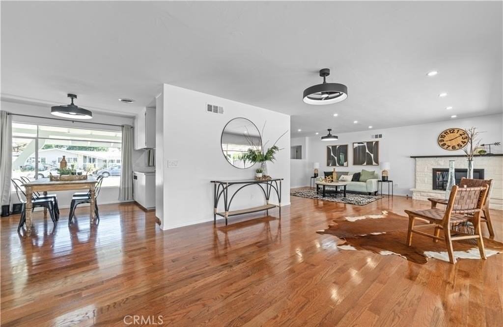 8701 Elmer Ln - Photo 5 of 18