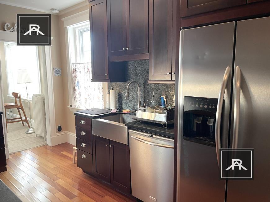 162 Strathmore Rd - Photo 2 of 10