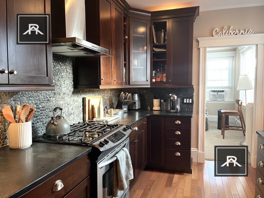 160 Strathmore Road - Photo 2 of 10