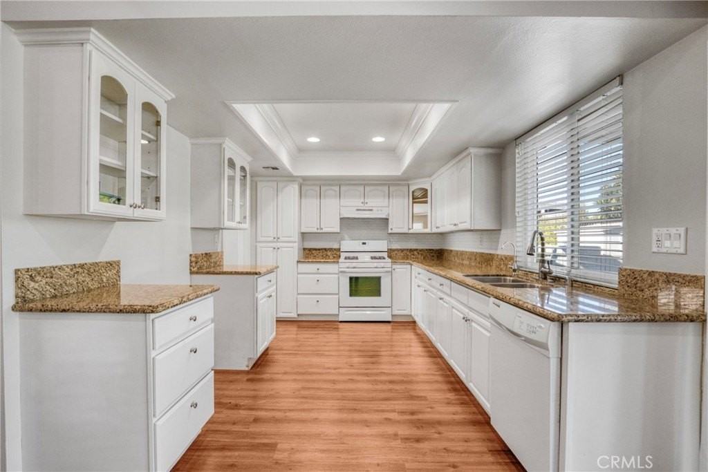 22725 Gault Street - Photo 6 of 22