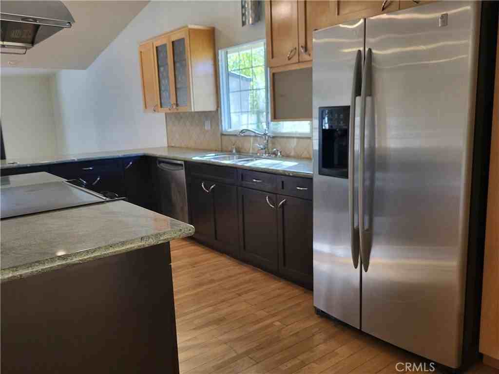 5700 Kelvin Ave - Photo 4 of 22