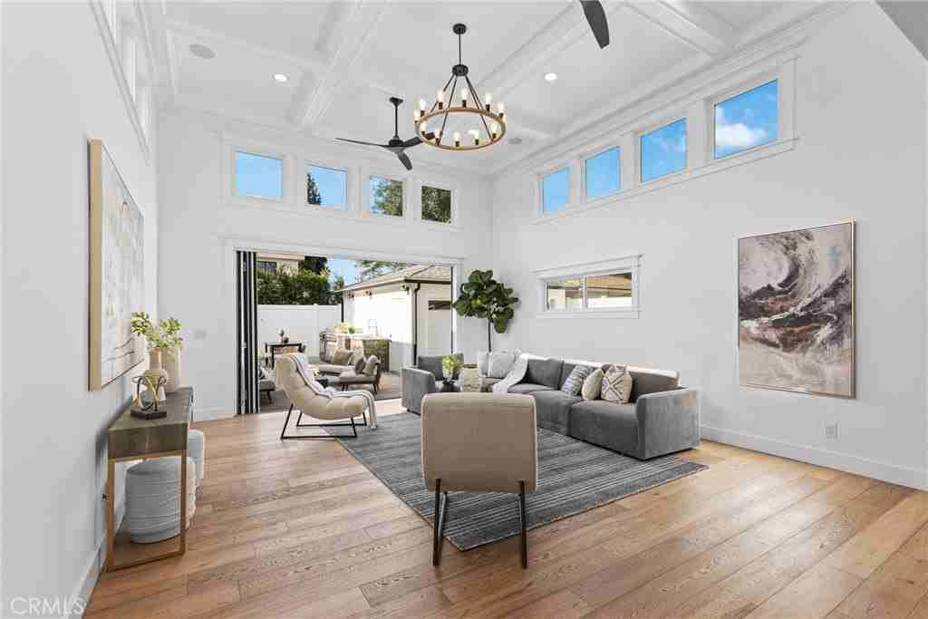 12947 La Maida St - Photo 3 of 31