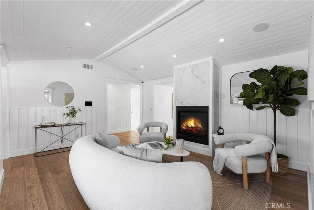 12947 La Maida St - Photo 7 of 31