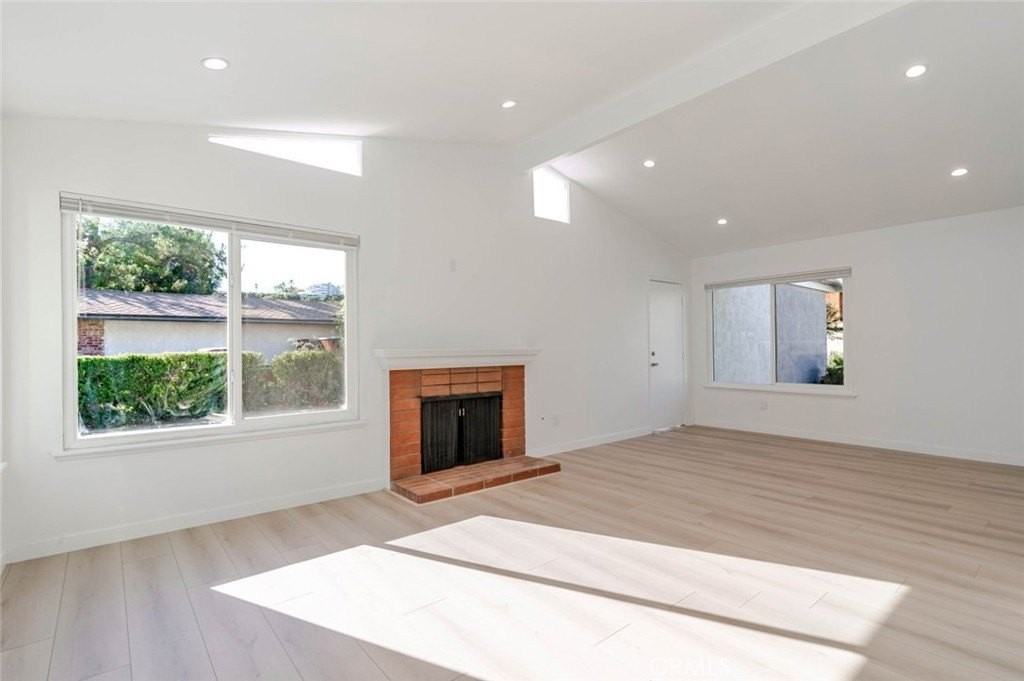 9551 Gierson Ave - Photo 3 of 30