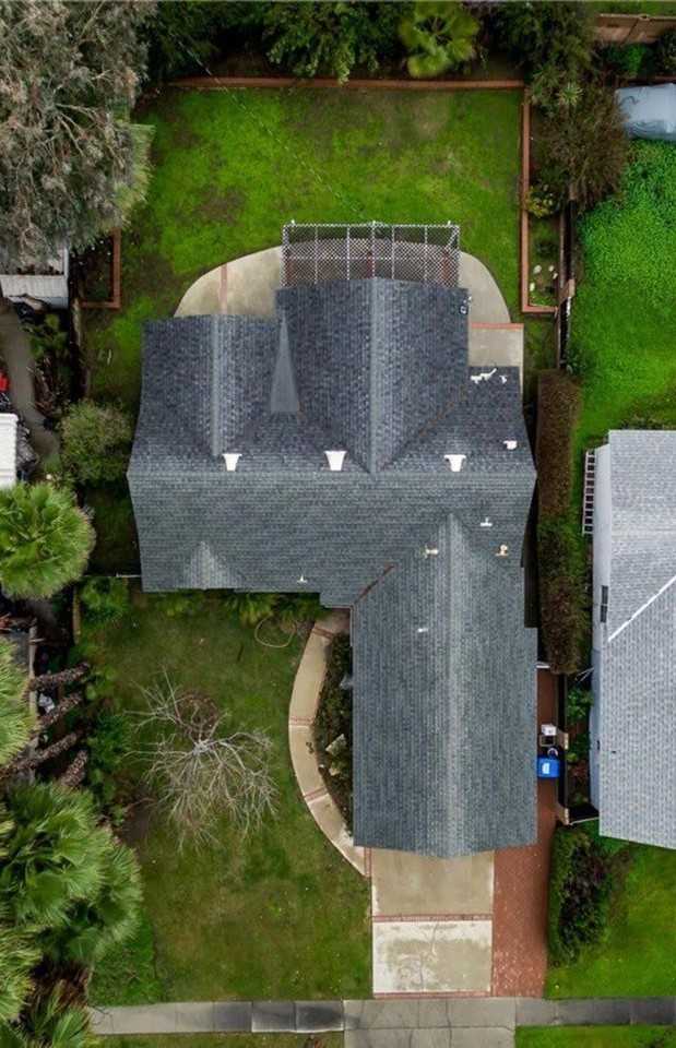 24033 Mobile St - Photo 4 of 19