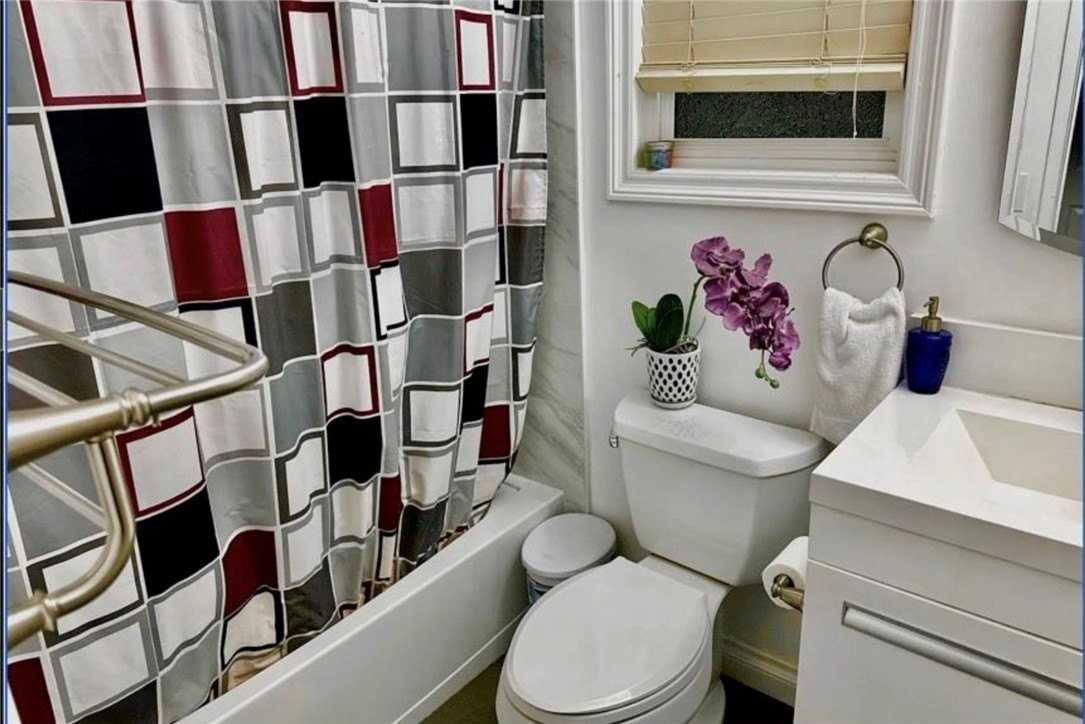 24033 Mobile St - Photo 5 of 19