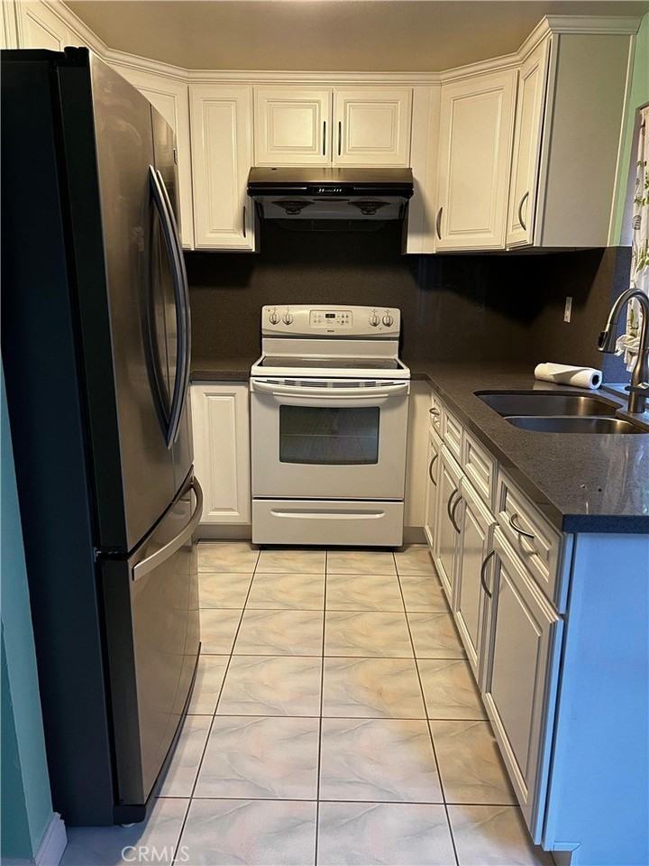 1304 Elm Avenue #13 - Photo 7 of 11