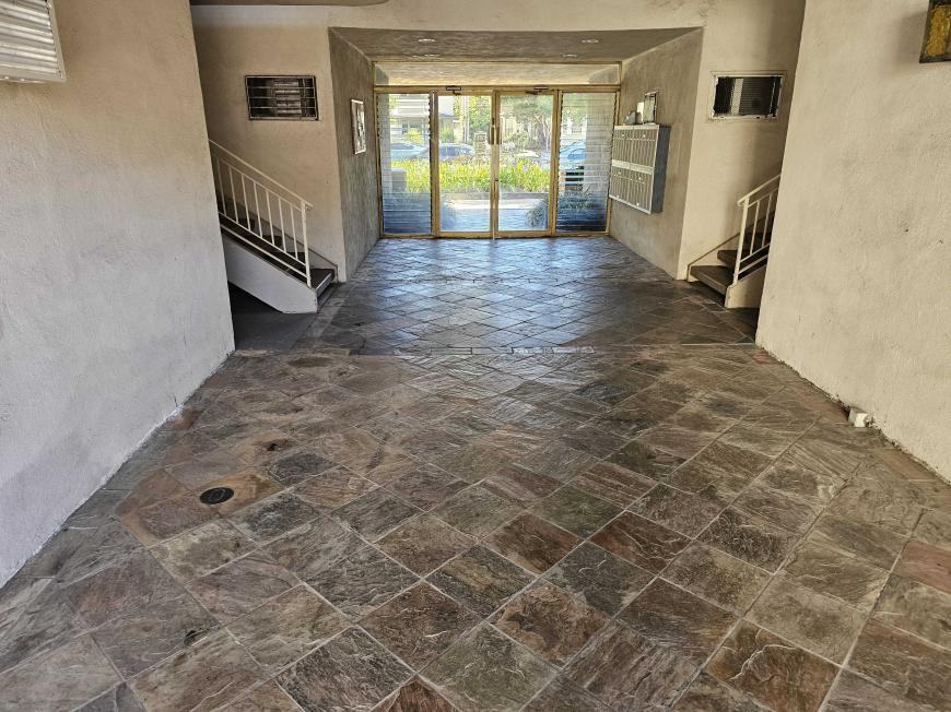 11849 Magnolia Boulevard - Photo 2 of 10