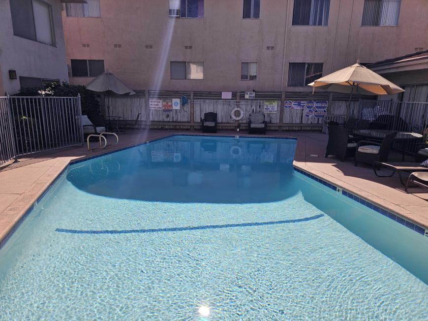 11849 Magnolia Boulevard - Photo 3 of 10