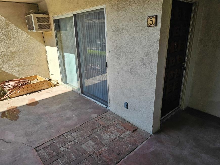 11849 Magnolia Boulevard - Photo 4 of 10