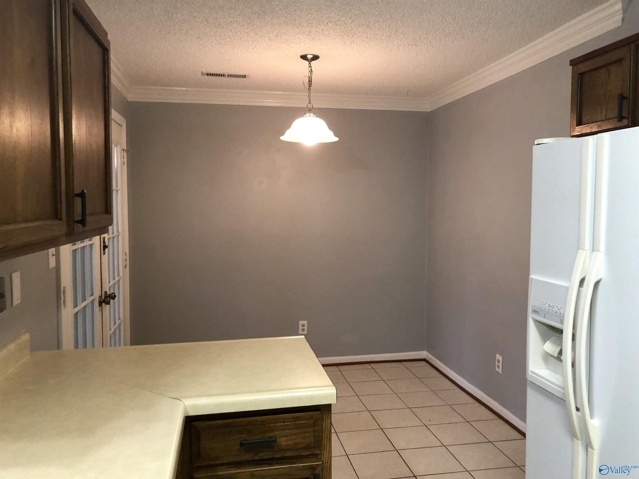 337 Chateau Drive Southwest - Photo 6 of 32