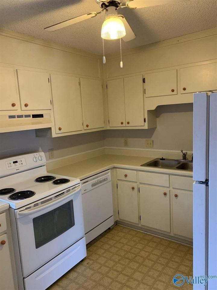 8142 Oldfield Rd Sw #3 - Photo 4 of 9