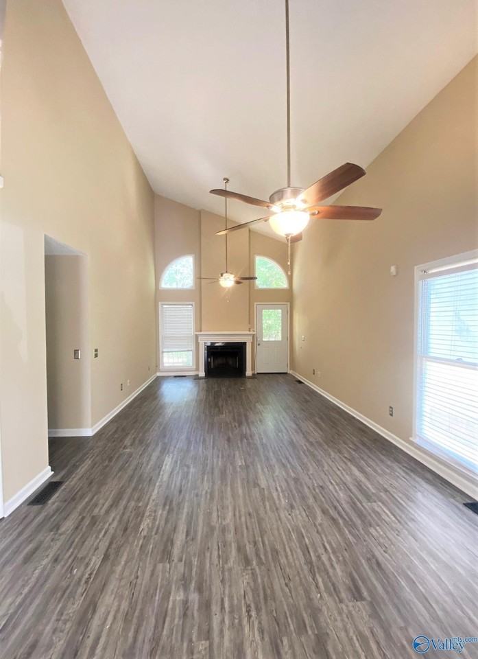 523 Farmingdale Rd Se - Photo 4 of 34