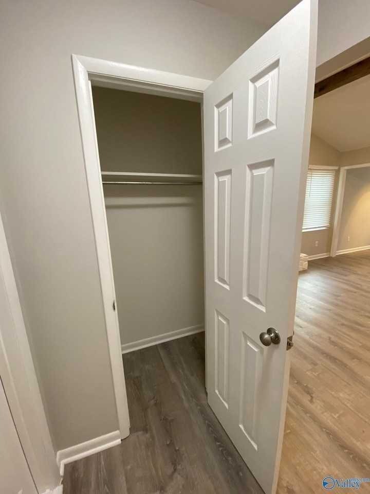 1031 Shapsburg Drive - Photo 4 of 21