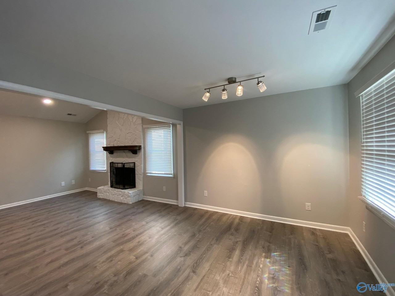 1031 Shapsburg Drive - Photo 6 of 21