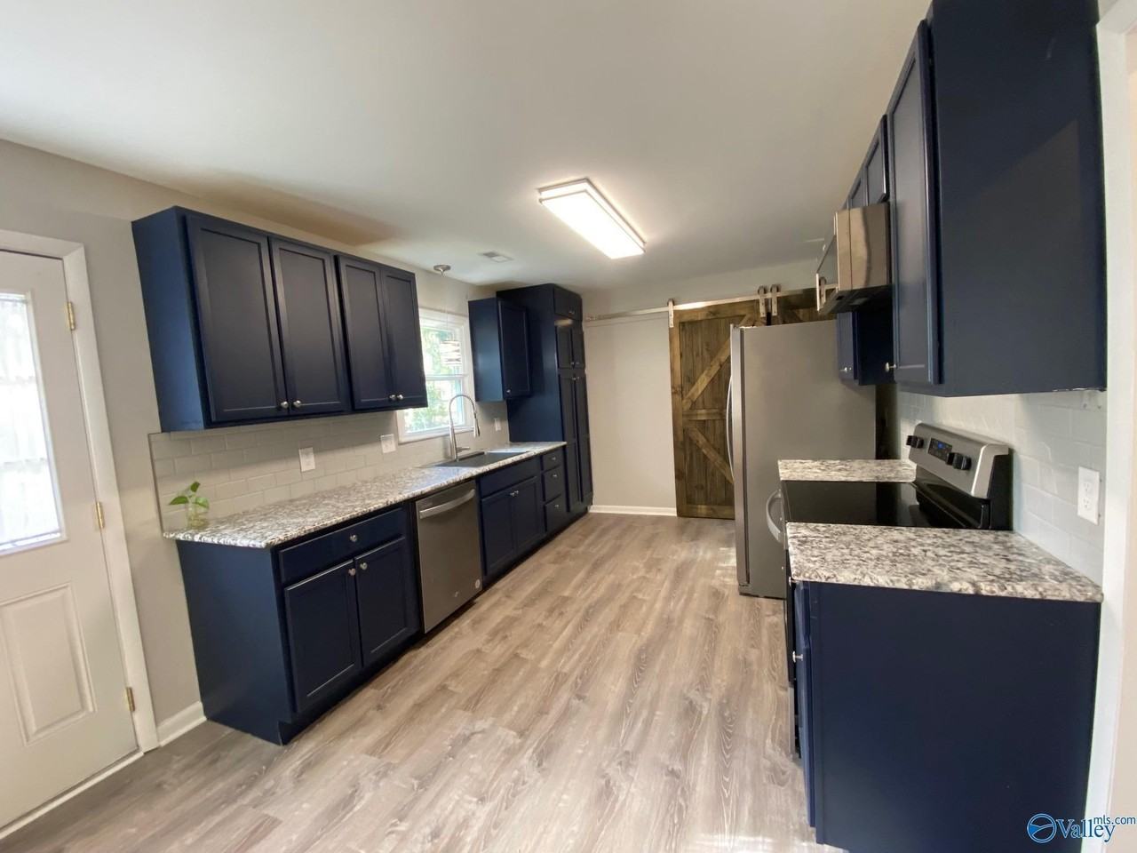 1031 Shapsburg Drive - Photo 7 of 21