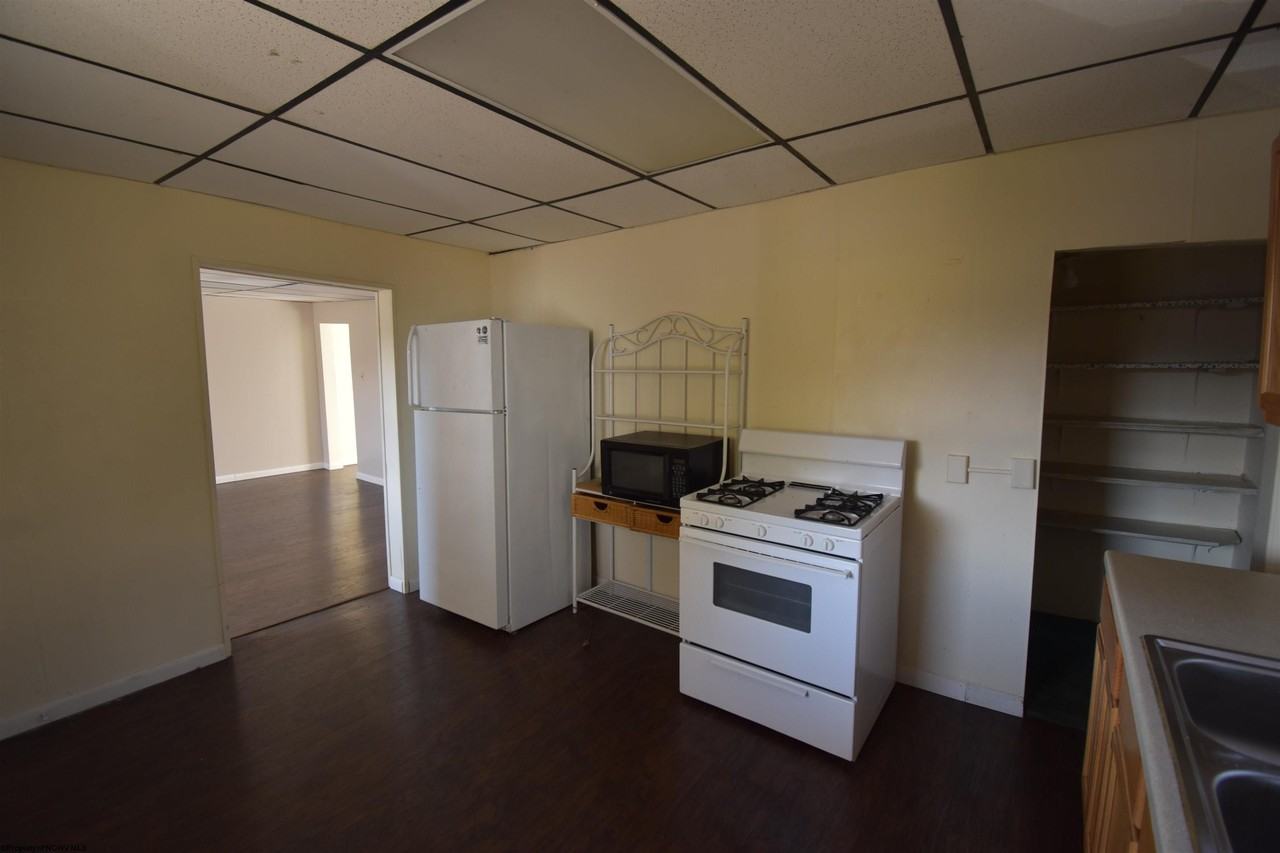 665 Price Street - Photo 3 of 11