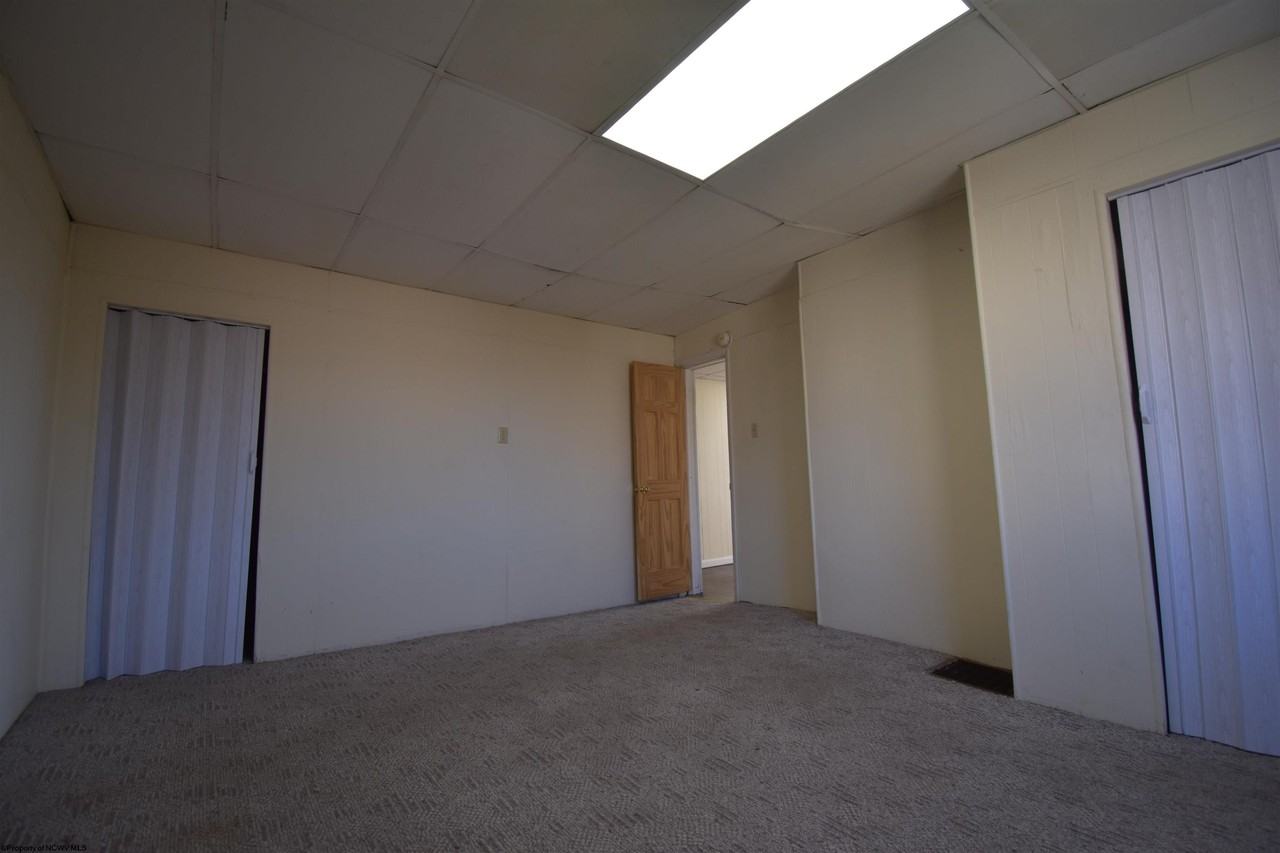 665 Price Street - Photo 5 of 11