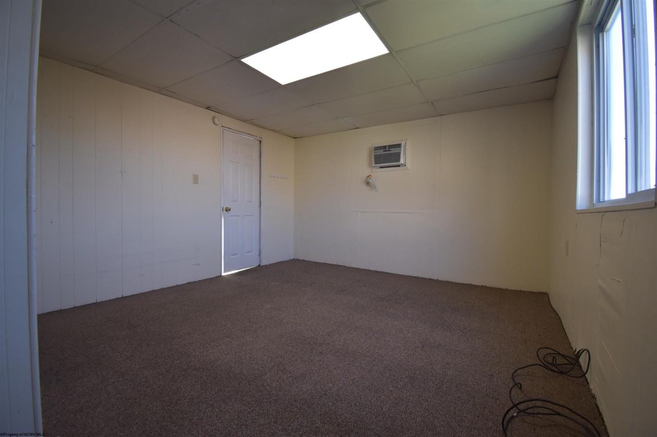 665 Price Street - Photo 7 of 11