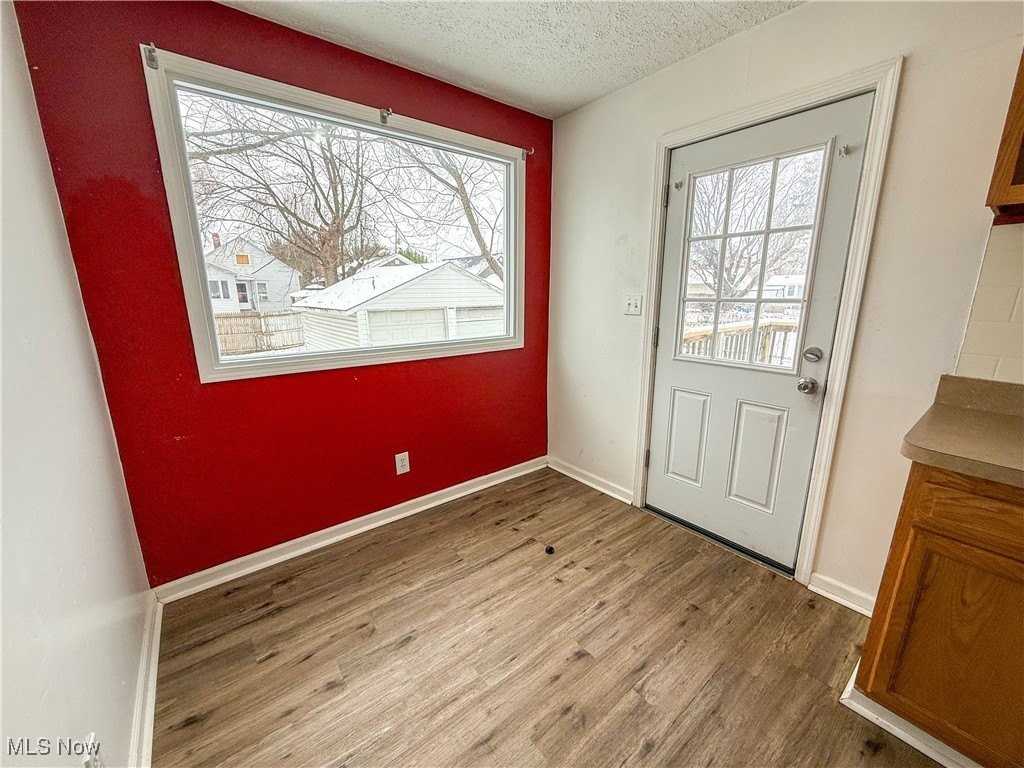 1578 Salem Ave - Photo 7 of 23