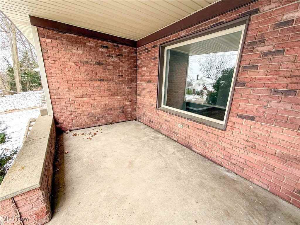 1635 Goodyear Boulevard - Photo 4 of 29