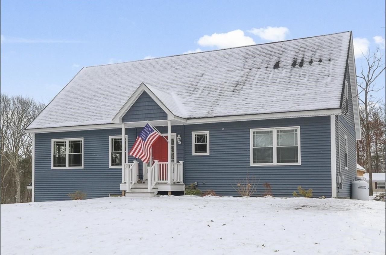 9 Gulliver Avenue - Photo 3 of 23