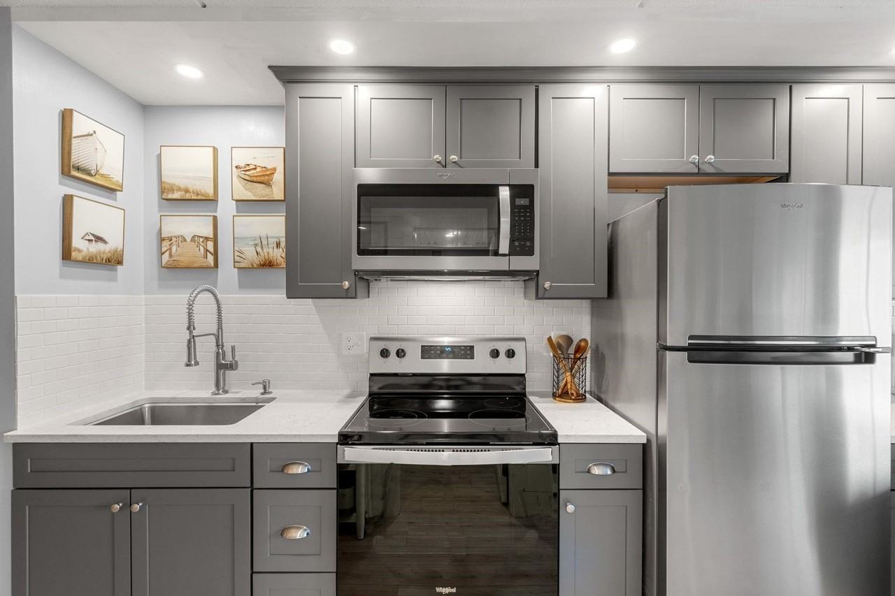 933 Ocean Boulevard #102 - Photo 3 of 8