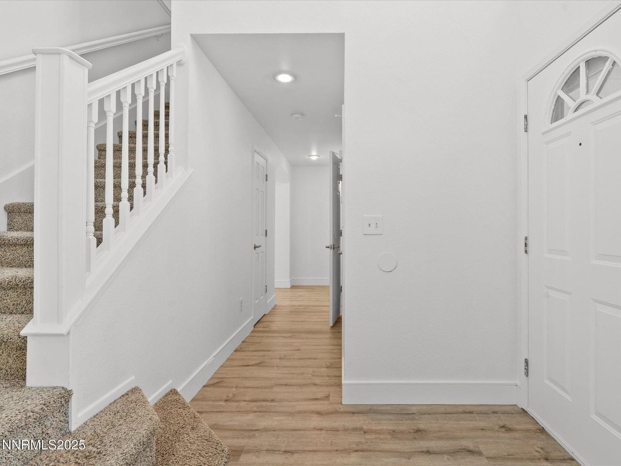 8040 Monterey Shores Drive - Photo 5 of 42