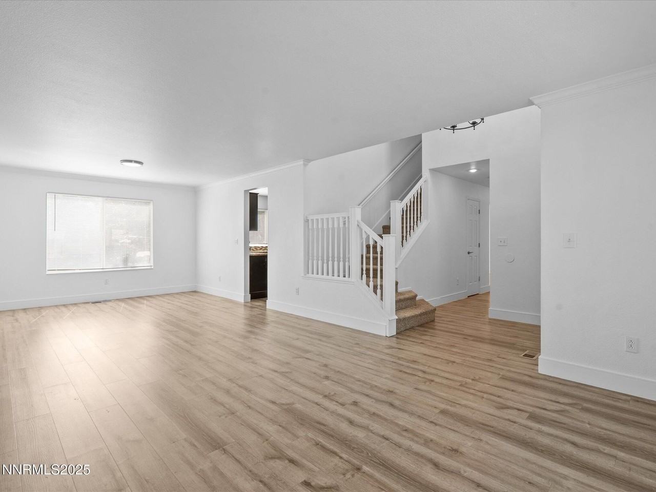 8040 Monterey Shores Drive - Photo 7 of 42