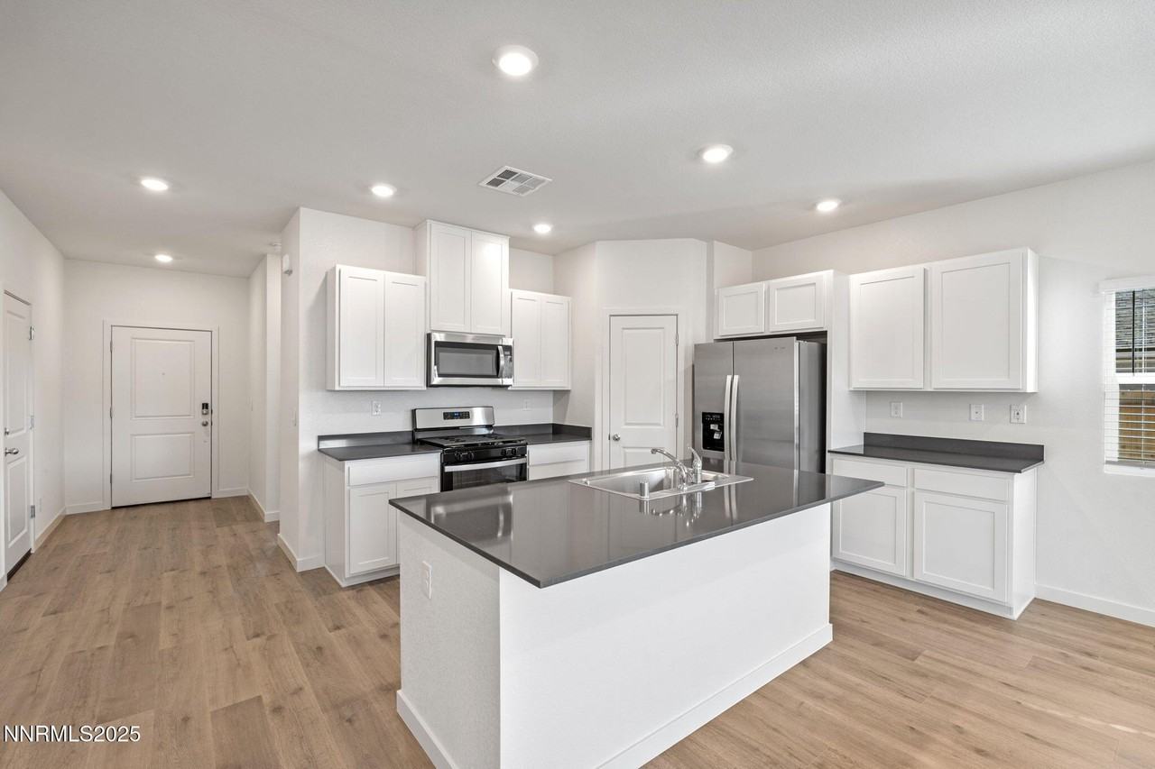 4547 Mifflin Street - Photo 6 of 31