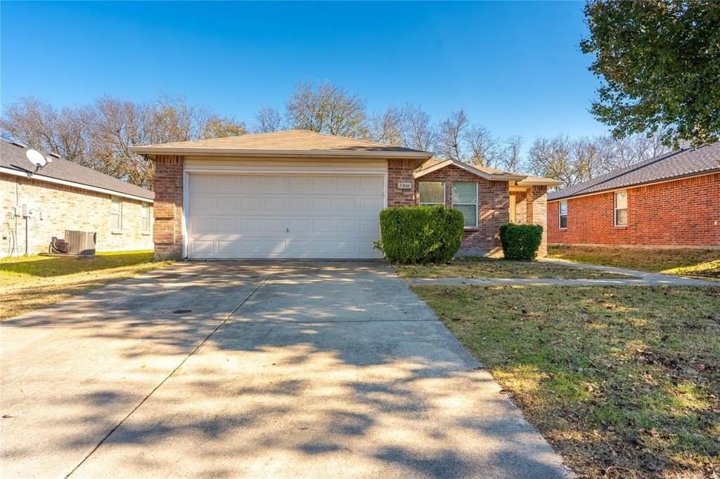 1316 Scenic Hills Drive - Photo 2 of 24