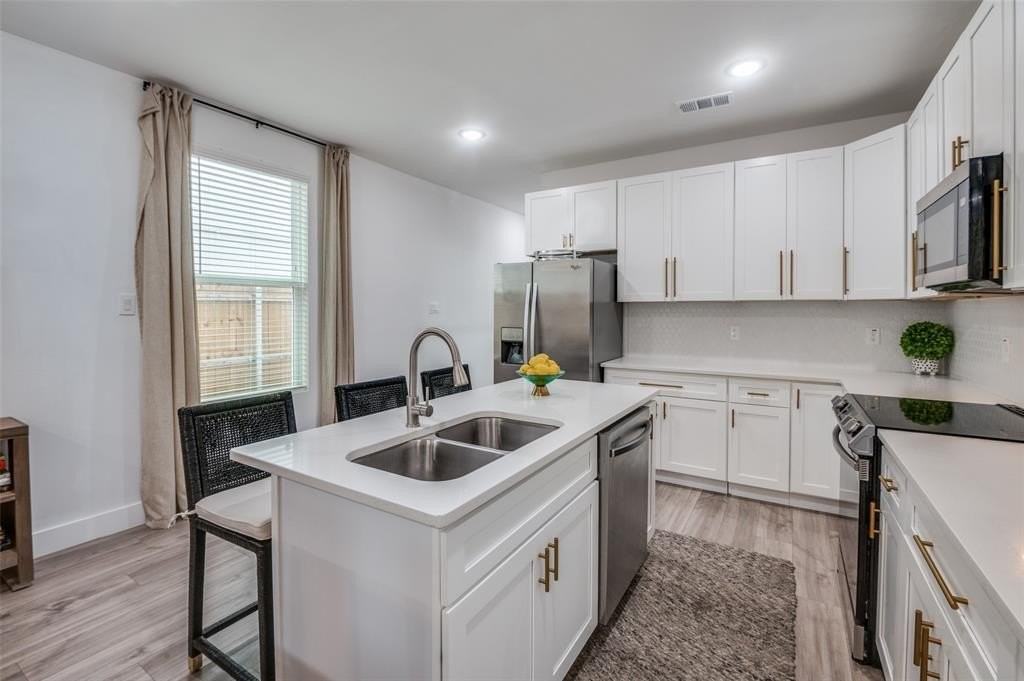 2325 Budd Street - Photo 4 of 12