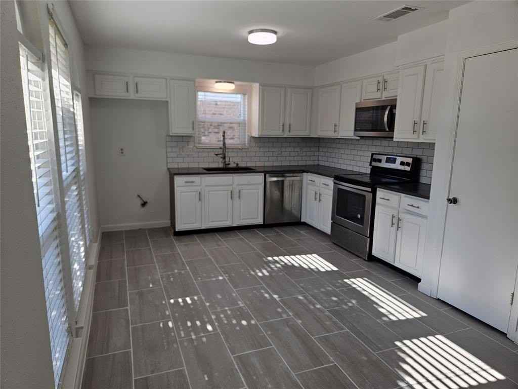 809 Harvest Glen Dr - Photo 3 of 15