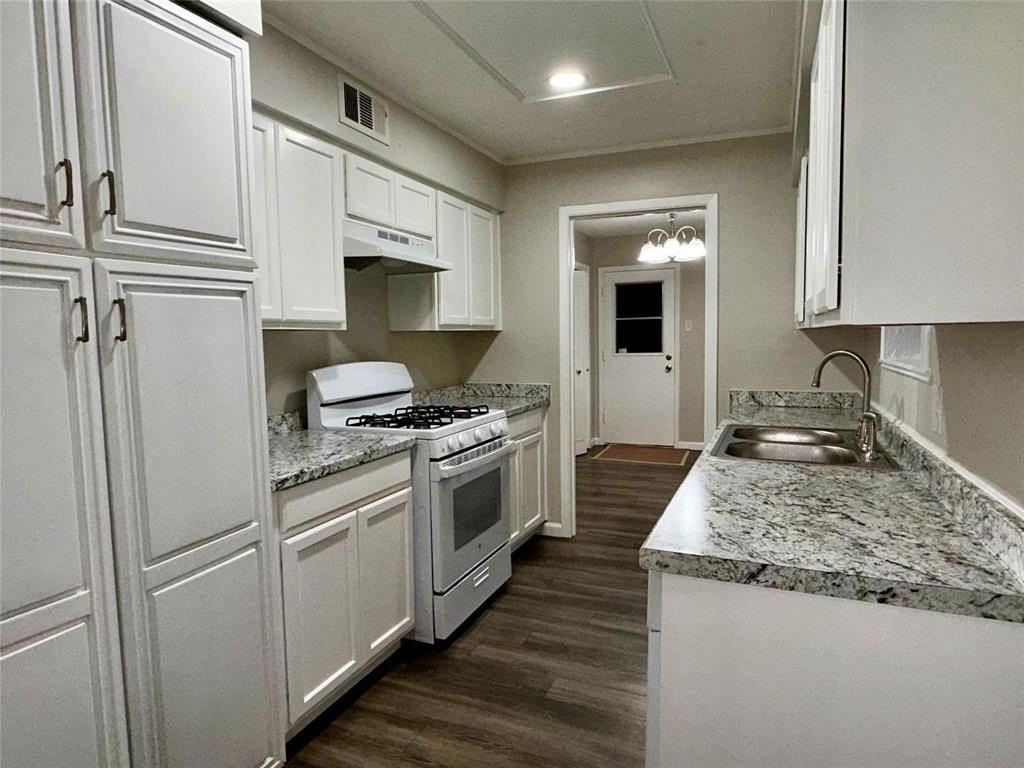 3117 Centennial Drive - Photo 6 of 12