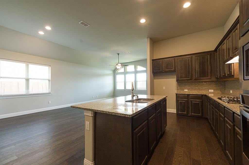 969 Canterbury Lane - Photo 3 of 24