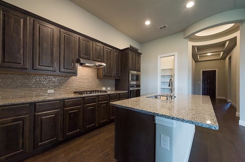 969 Canterbury Lane - Photo 5 of 24