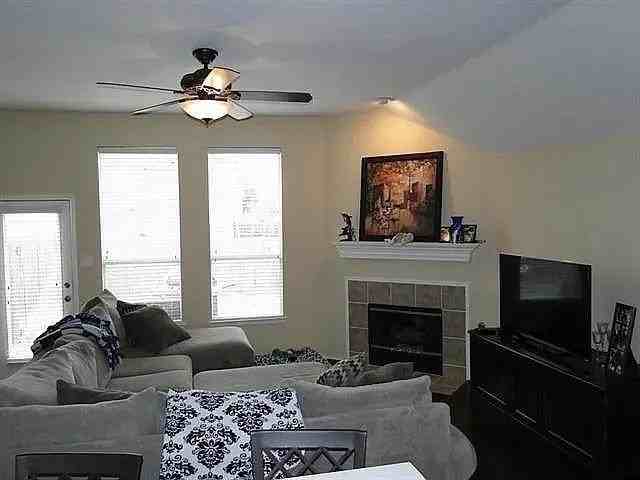 100 Morel Drive - Photo 3 of 23