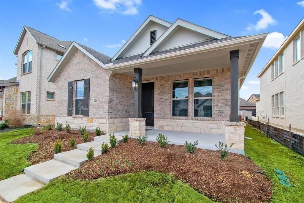 925 Plaza Ln - Photo 2 of 29