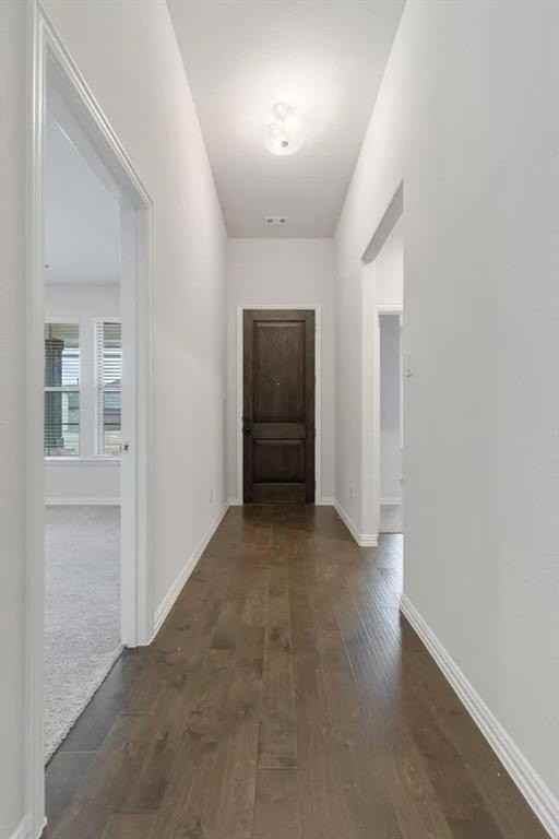 925 Plaza Ln - Photo 3 of 29