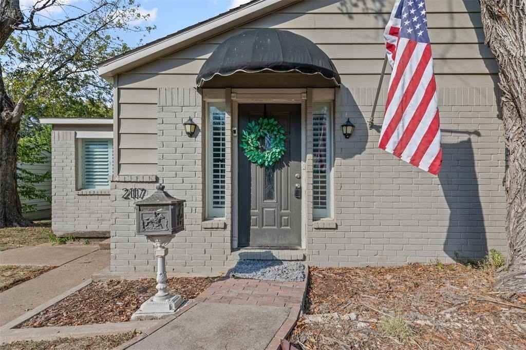 2117 W Lotus Ave - Photo 6 of 40