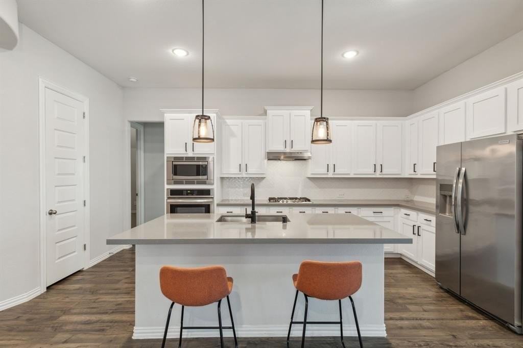 1918 Holy Unity Ln - Photo 3 of 19