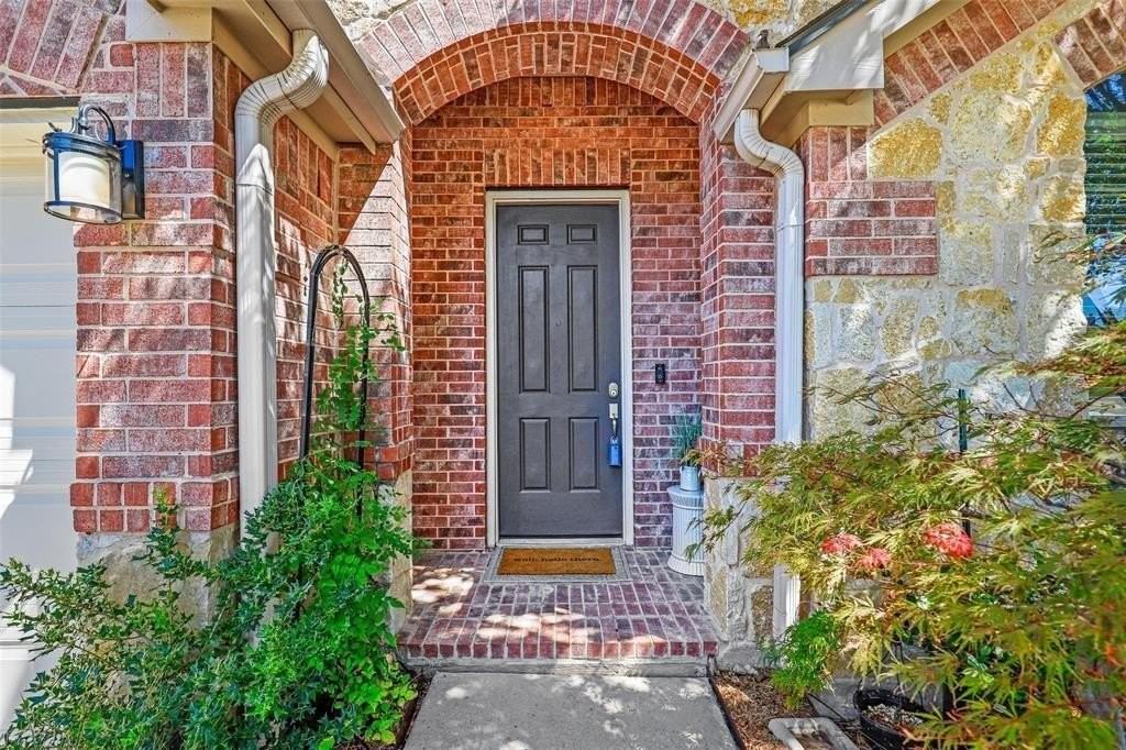 7067 Nantucket Way - Photo 2 of 40