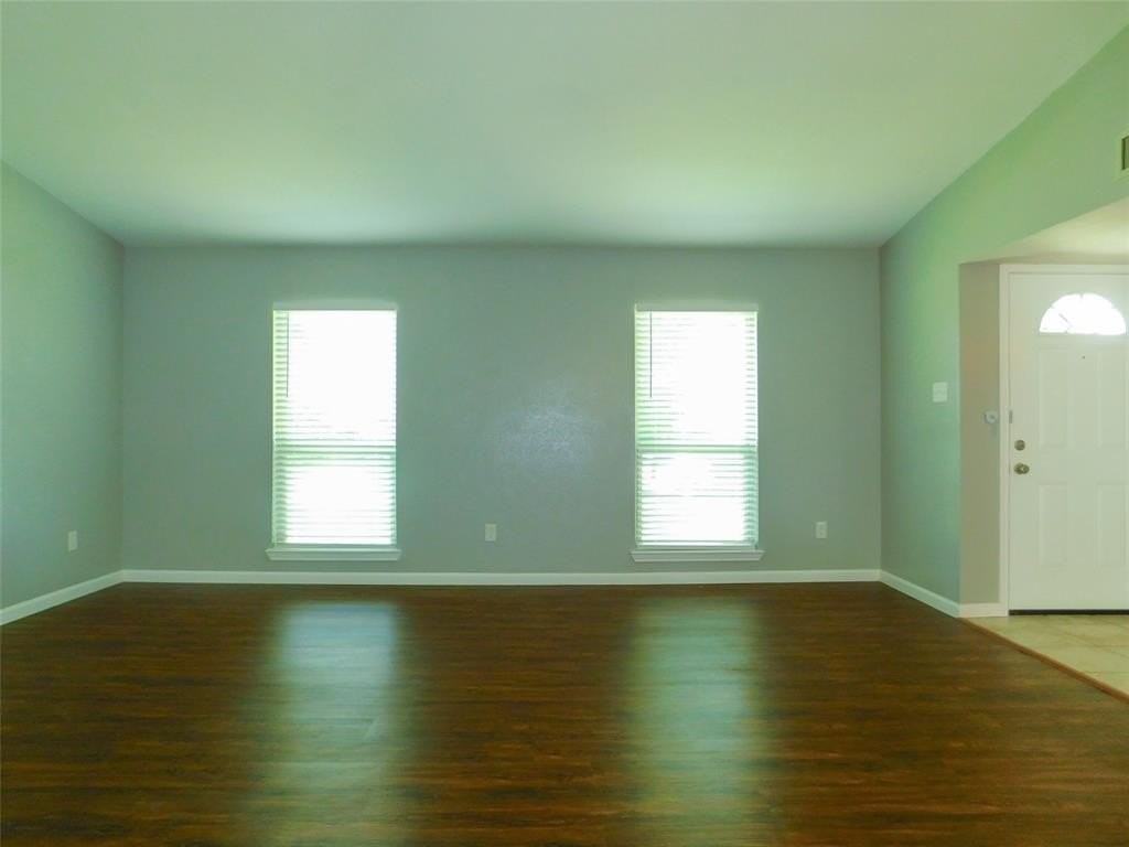 4901 Wheeler Dr - Photo 4 of 25