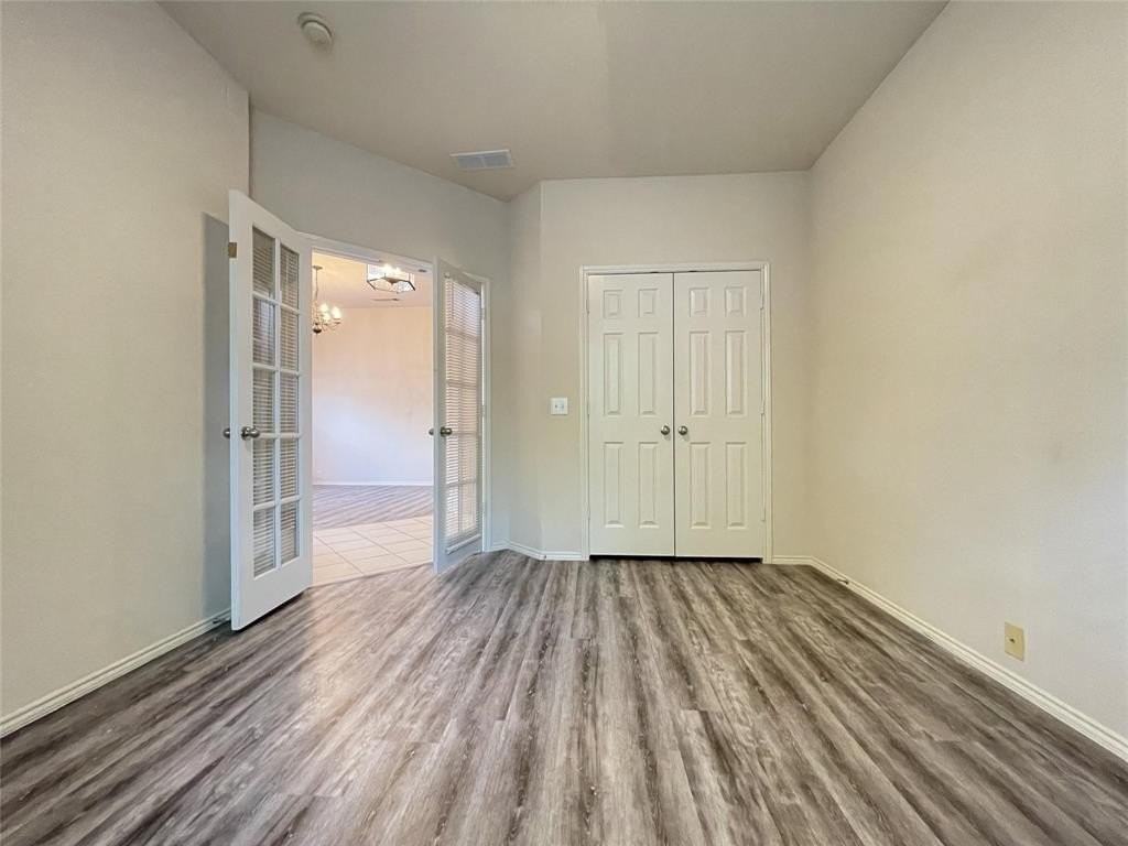 1004 Southfork Dr - Photo 2 of 24