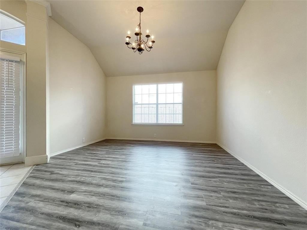 1004 Southfork Dr - Photo 4 of 24