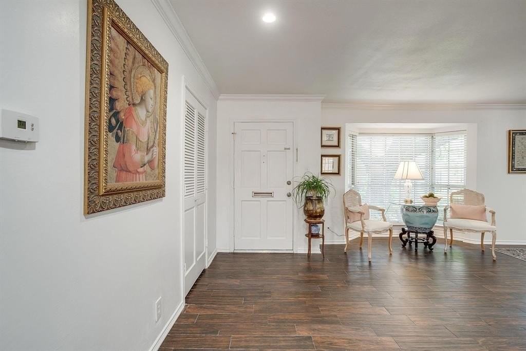 1147 Roaring Springs Road - Photo 4 of 36