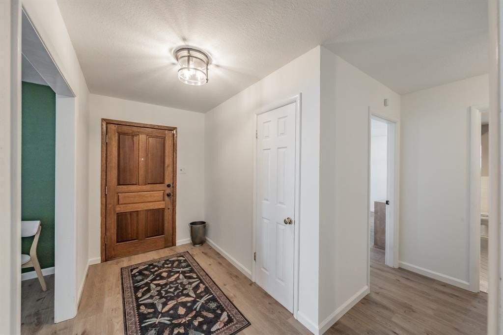 1408 Comanche Court - Photo 2 of 39