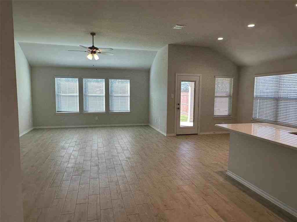 2009 Sesaro Drive - Photo 4 of 24