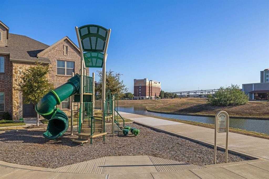 699 Vista Oakd Road - Photo 4 of 35